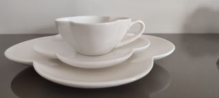 Tazza e piattini porcellana