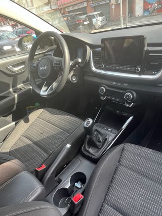 KIA Stonic hibrido 2024