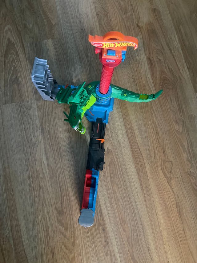 Dragón hotwheels