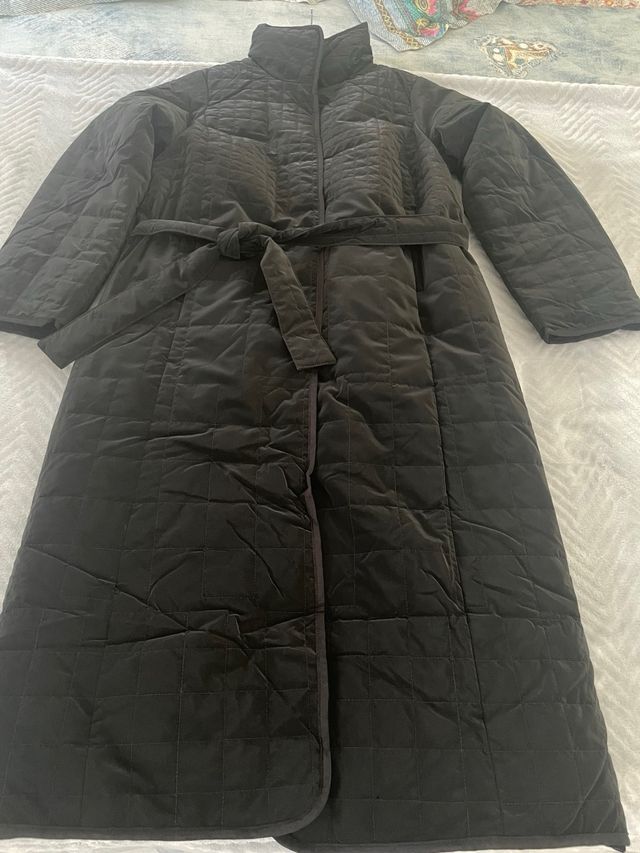 Abrigo negro largo de Desigual