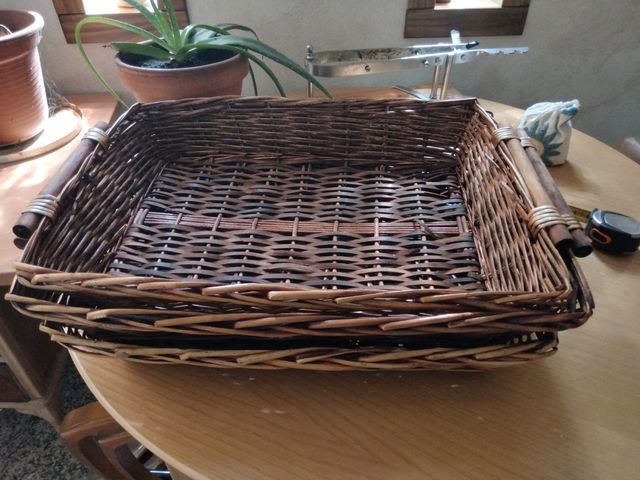 Tres cestas de mimbre