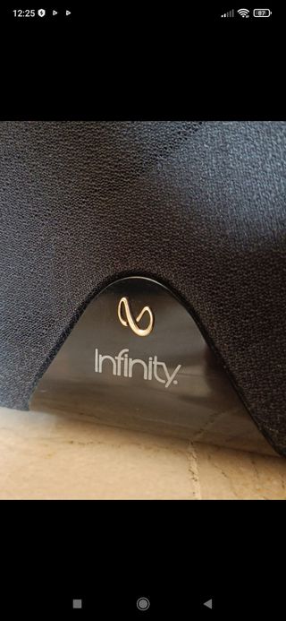 Equipo de Altavoces, marca Infinity.