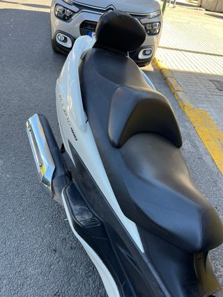 Motocicleta Suzuki Burgman 400