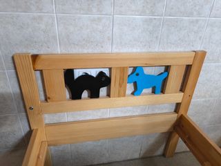 2  pequeñas camas de Ikea de niños