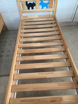 2  pequeñas camas de Ikea de niños