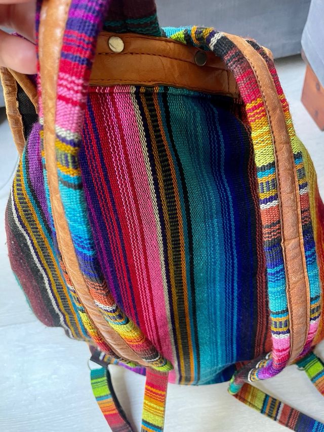 Mochila étnica artesanal boho colorida