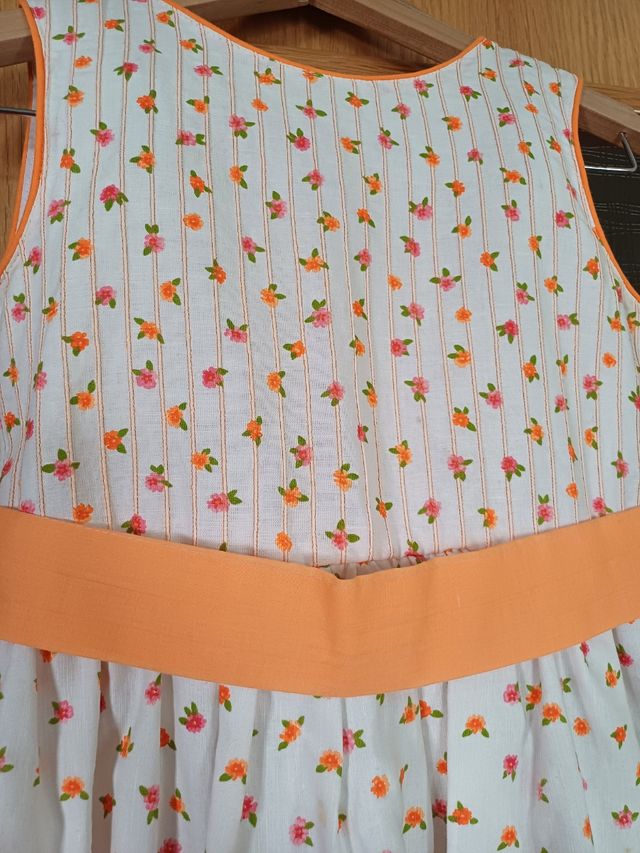 Vestido niña flores naranjas