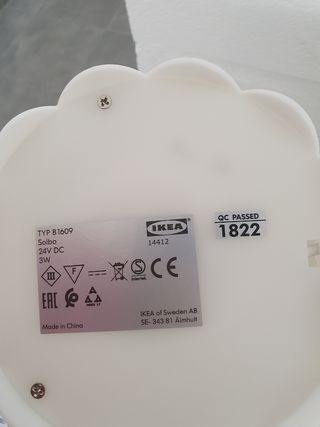 Lámpara blanca mesita de noche.Solbo de Ikea. Buho