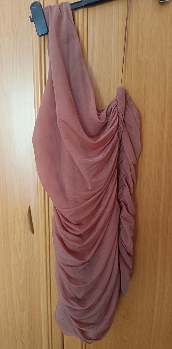 Vestido de tul rosa de Zara