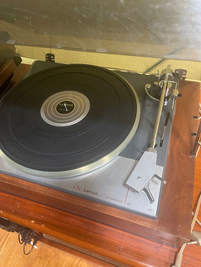 Lenco L75