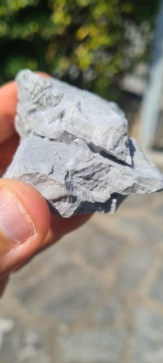 Minerali Calcite Cristallo su Marmo Carrara