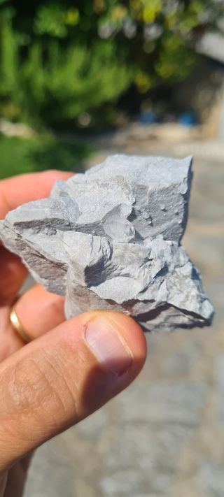 Minerali Calcite Cristallo su Marmo Carrara