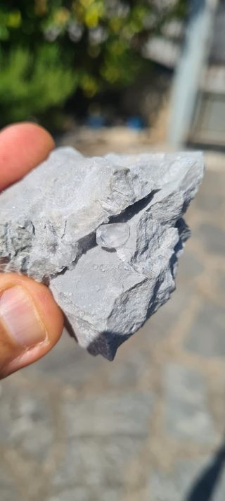 Minerali Calcite Cristallo su Marmo Carrara