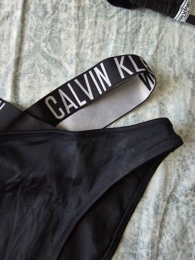 Bikini de Calvin Klein sexy