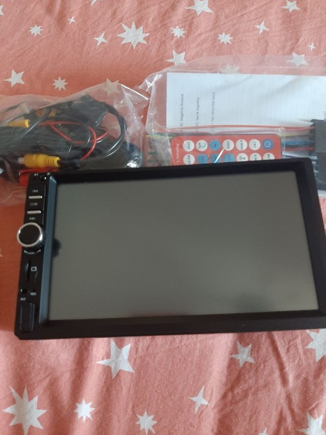 Radio coche con carplay,pantalla tactil.