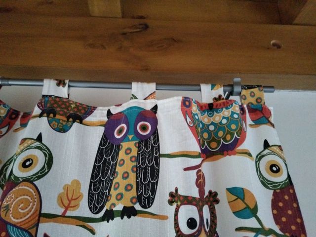 OCASIÓN. Cuatro cortinas con fundas de cojines