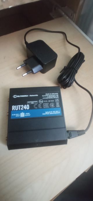 Teltonika , RUT240