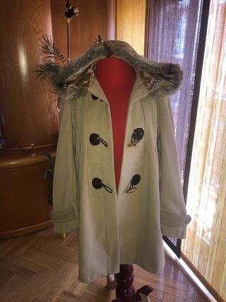 Abrigo de paño color camel talle 38