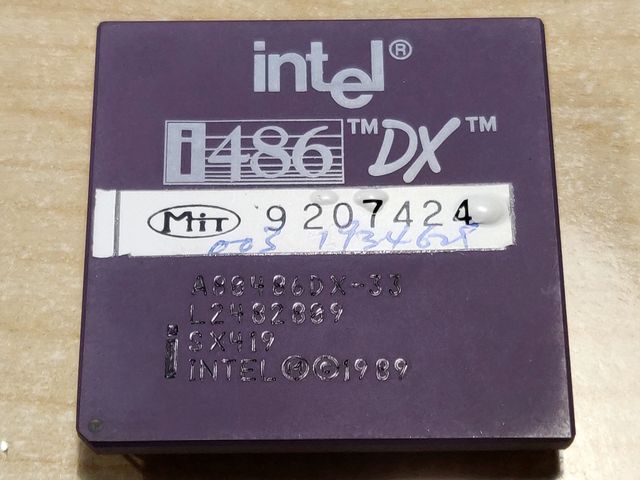 Procesador Intel i486DX-33 SX419 (CPU Oro)