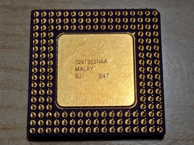 Procesador Intel i486DX-33 SX419 (CPU Oro)