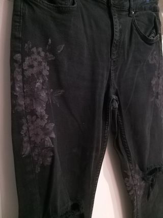 Vaquero negro Zara T42
