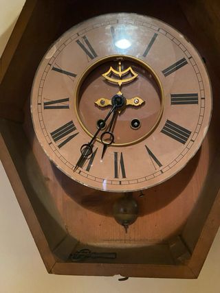 Reloj de pared antiguo