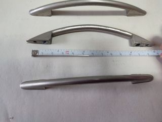 Tiradores metálicos para puertas o cajones