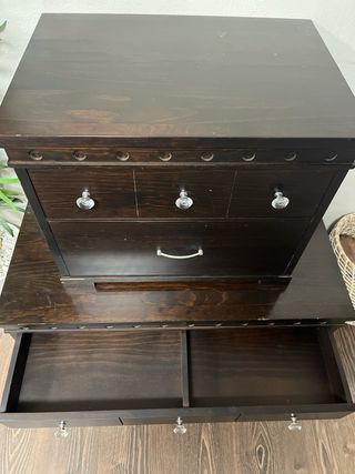 Aparador y mesa dormitorio
