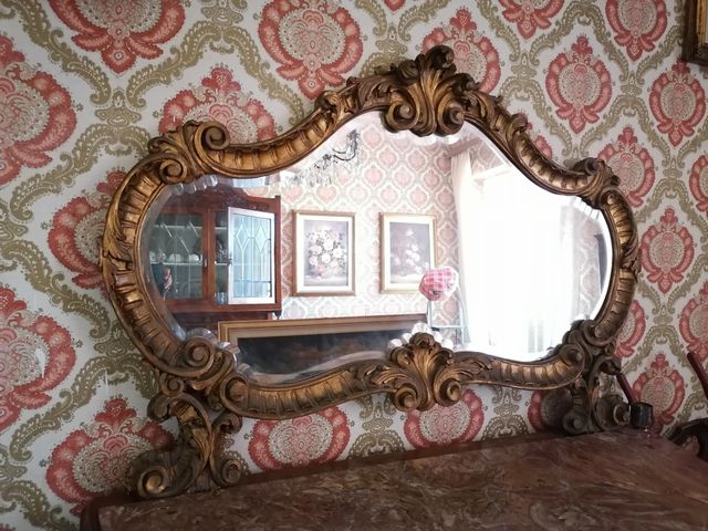 Cassettiera con specchio