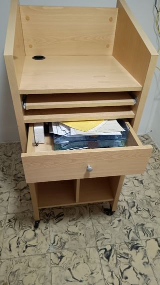 Mueble de oficina practico. 56*50*105