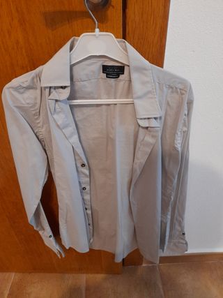 Se venden 5 camisas