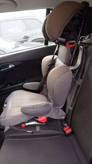 Silla coche y protector asiento. Regalo silla alza