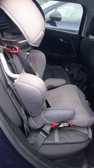 Silla coche y protector asiento. Regalo silla alza
