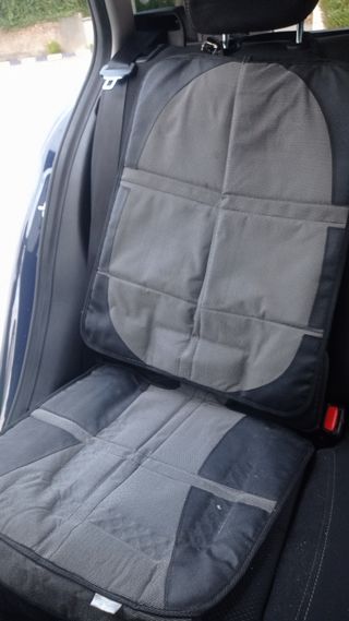 Silla coche y protector asiento. Regalo silla alza