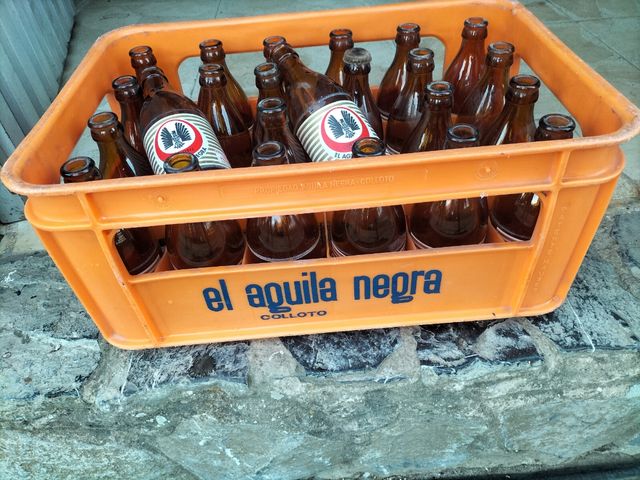 Caja cerveza antigua el águila negra