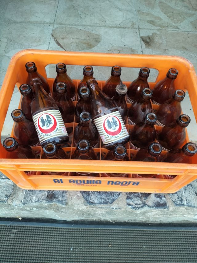 Caja cerveza antigua el águila negra