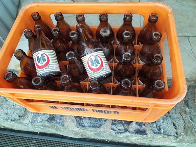 Caja cerveza antigua el águila negra