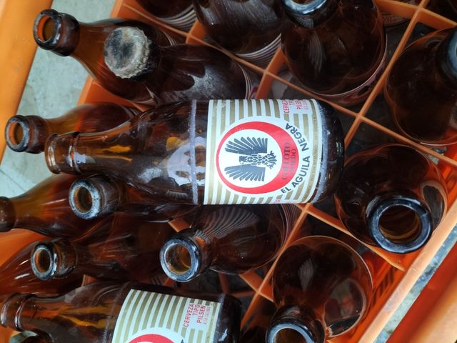 Caja cerveza antigua el águila negra