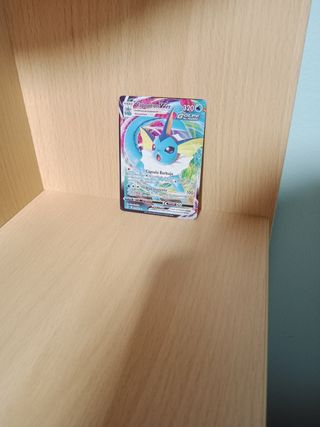 Carta Pokemon Vaporeon VMAX