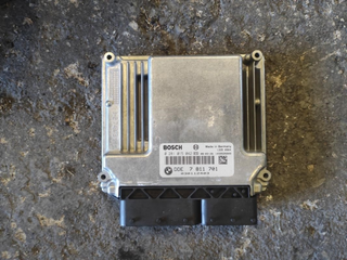 y_711 Centralita motor uce 0281015042 Bmw Serie 1