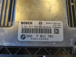 y_711 Centralita motor uce 0281015042 Bmw Serie 1