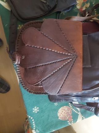 Bolso de cuero artesanal