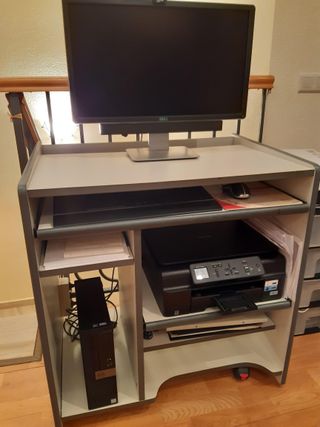 Mesa para PC e impresora +  silla, TDT y pantalla