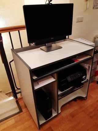 Mesa para PC e impresora +  silla, TDT y pantalla