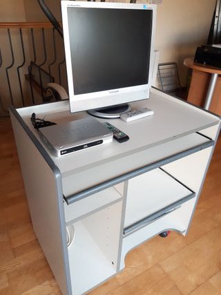 Mesa para PC e impresora +  silla, TDT y pantalla