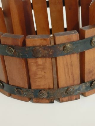 Portafrutta secca con schiaccianoci
