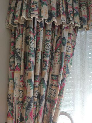 Cortinas, edredón y cojín de Reig Martí