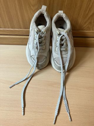 Vendo cordones y regalo zapatos nº25 Zara
