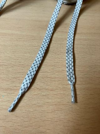 Vendo cordones y regalo zapatos nº25 Zara