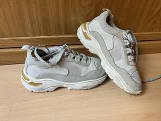 Vendo cordones y regalo zapatos nº25 Zara